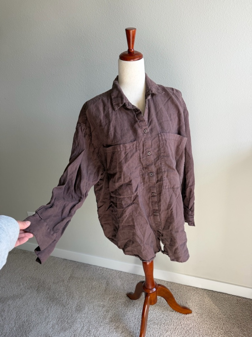 Left On Friday Brown Linen Blend Button Down top women’s large